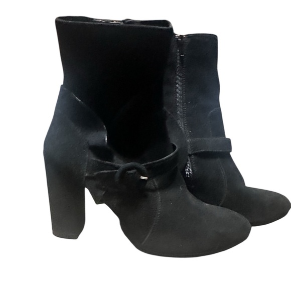 Kensie Elegant Black Heeled Boots - Picture 1 of 6